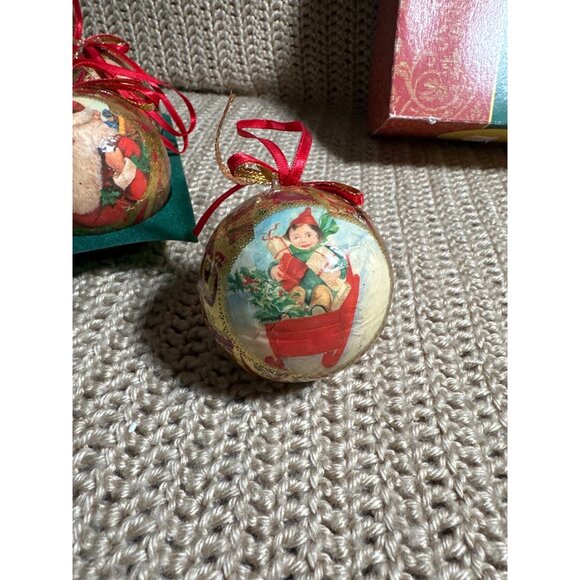 Vintage Heirloom Decoupage Santa Christmas Ornaments Set With Box - Picture 7 of 9